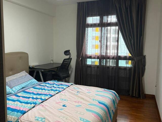 Common room at 988a Jurong West street 93 for rent! Aircon wifi!