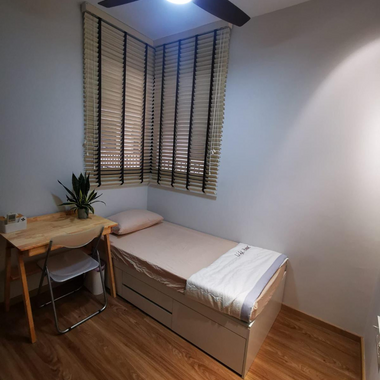 Private condo unit, 1 common room for rent near NTU