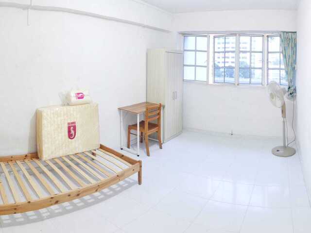(FEMALE) SUPER NEAR 3min MARSILING/WOODLANDS MRT BIG PRIVATE SINGLE ROOM $800/pax