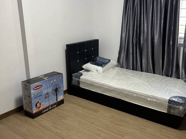 Common room at 382c yishun street 31 for rent! Aircon wifi!