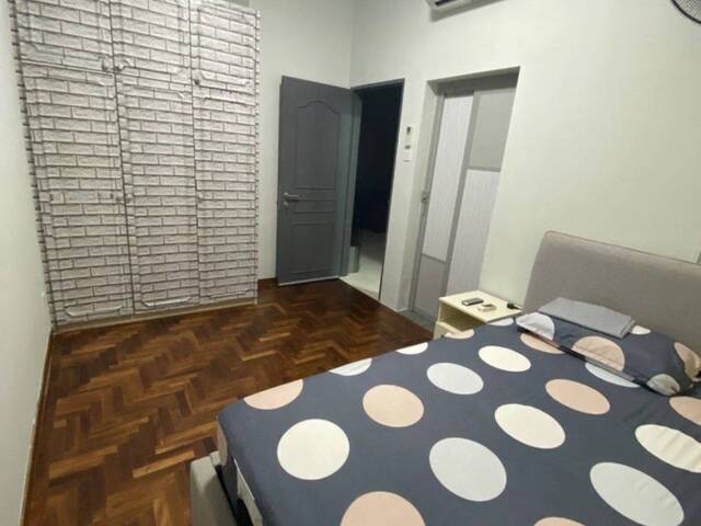 Junior Master With Direct Access To Bathroom