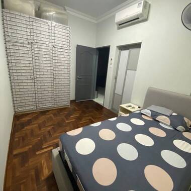 Junior Master With Direct Access To Bathroom