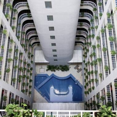 Privacy, no owner, Huge Master bedroom ensuite above Tanjong Pagar Mrt, above restaurant and shops