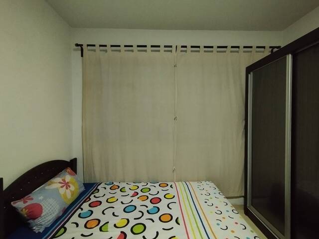 Comfortable & peaceful house Aircon Wifi Female Shared Common Room at Jurong west st. 41 (640457)