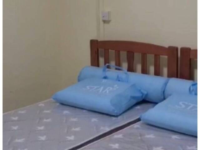 SHARE ROOM @ Blk 353 Hougang - $500 for 1 girl (aircon + wifi)