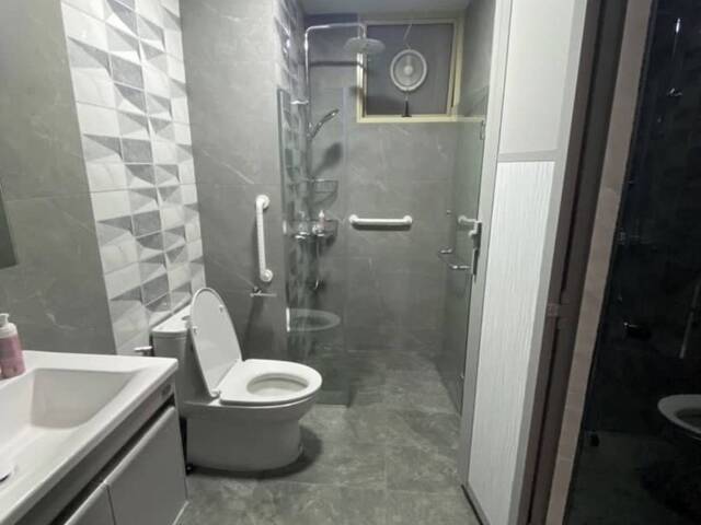 Junior Master With Direct Access To Bathroom