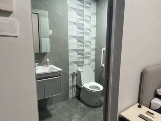 Junior Master With Direct Access To Bathroom