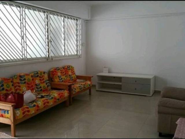 C.H.E.A.P. (3+1)-4 Room– Blk327 Yishun – Near MRT! Full Furnish with Aircon / Approved Unit!!
