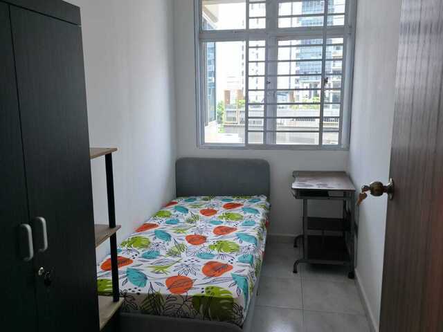 Room for rent/Toa Payoh, Boon Keng, Novena MRT/1 pax stay/Include Utilities/Available IMMEDIATELY