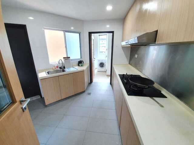 Room for rent/Toa Payoh, Boon Keng, Novena MRT/1 pax stay/Include Utilities/Available IMMEDIATELY