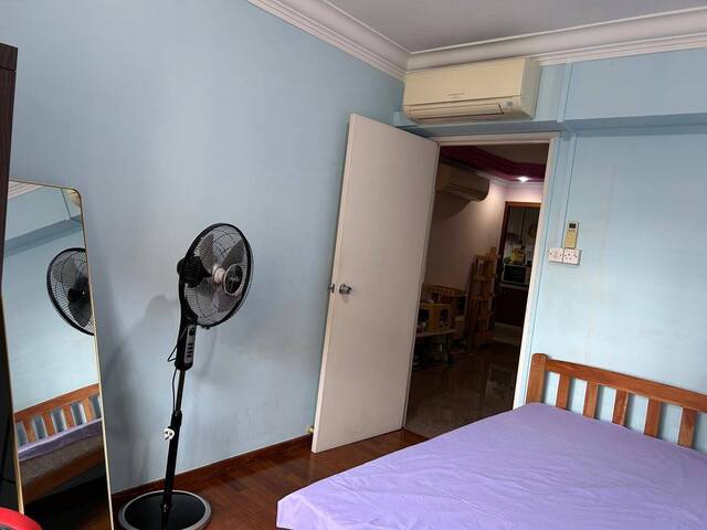 1 min walk to Redhill MRT - 63b Lengkok Bahru : $1100