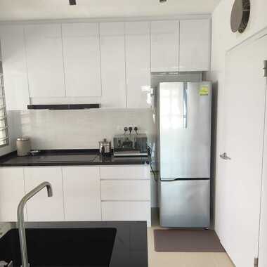 Blk 33 Margaret Drive - 5 mins walk Queenstown MRT - $1200 for 1 guy
