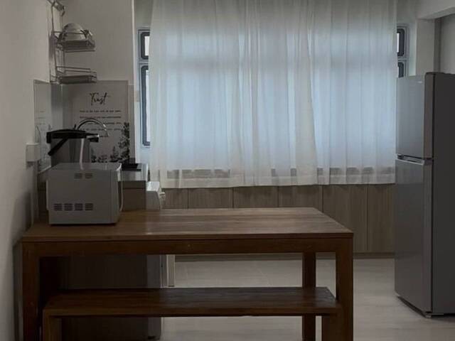 Newly Renovated, Fully-Furnished, 7 minutes walking distance to JE MRT, JEM, Westgate