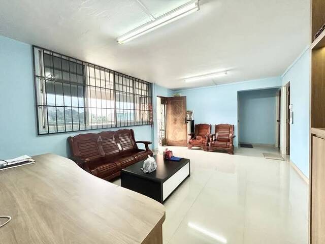 4Room flat for rental