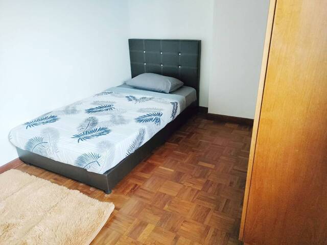 Room for Rent – The Regalia (Blk 2 #19-02, Common Room 5)