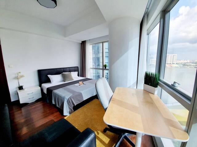 Bright & Airy ,Full Furnish Big Master Room @ Heart of CBD