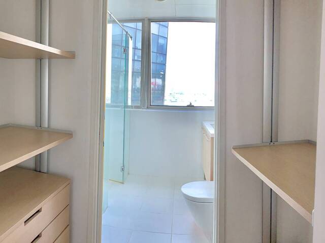 Big Condo Master bedroom for rent - Marina Boulevard , MBFC/ Marina One ,,,