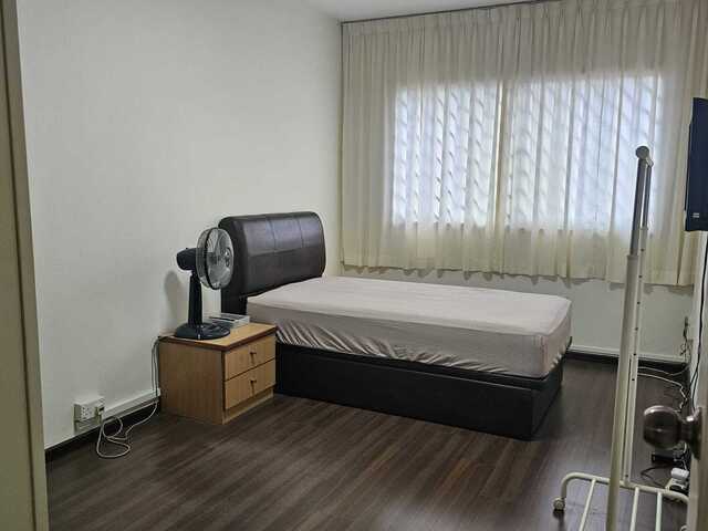 Common Room for Rent - High floor!