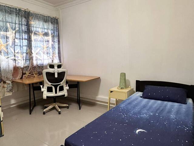 Cozy Room for Rent in Hougang