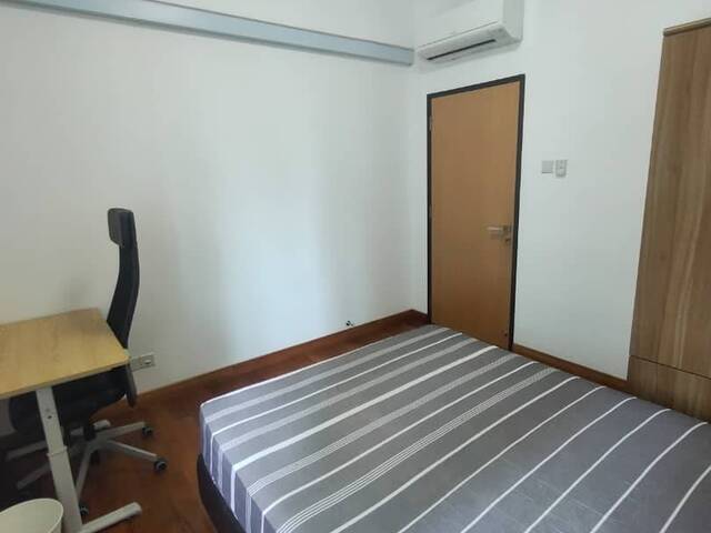 Room for rent / Toa Payoh, Novena / Common room / 1pax stay / Available May 10
