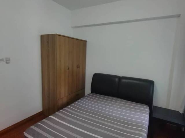 Room for rent / Toa Payoh, Novena / Common room / 1pax stay / Available May 10