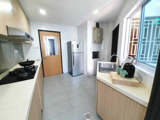 Room for rent / Toa Payoh, Novena / Common room / 1pax stay / Available May 10