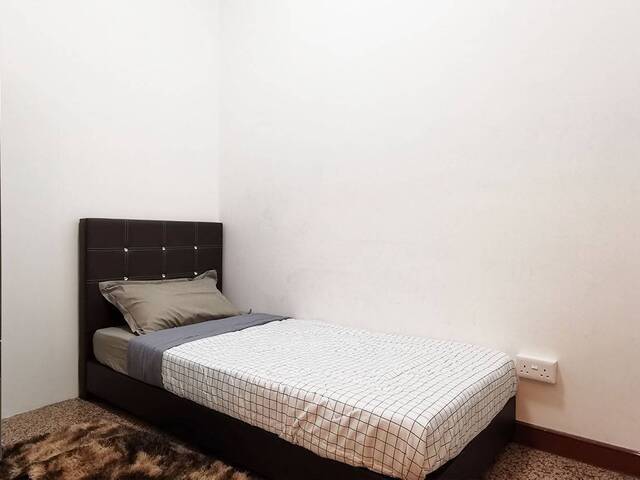 Room for Rent DOVER PARKVIEW 32 TOWER C #02-06 Econ4