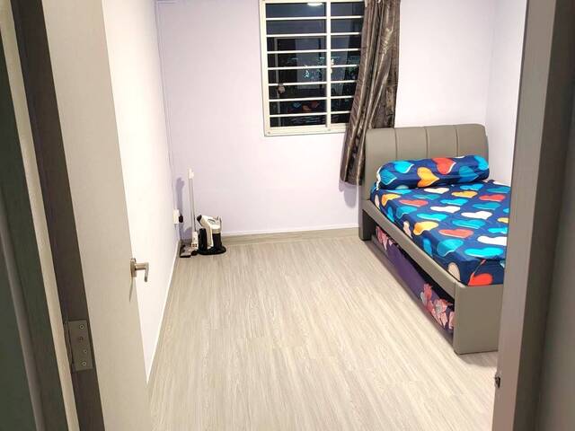 Common room for rent at Blk 156 Ang Mo Kio Avenue 4. Own bathroom! NO AGENT FEE