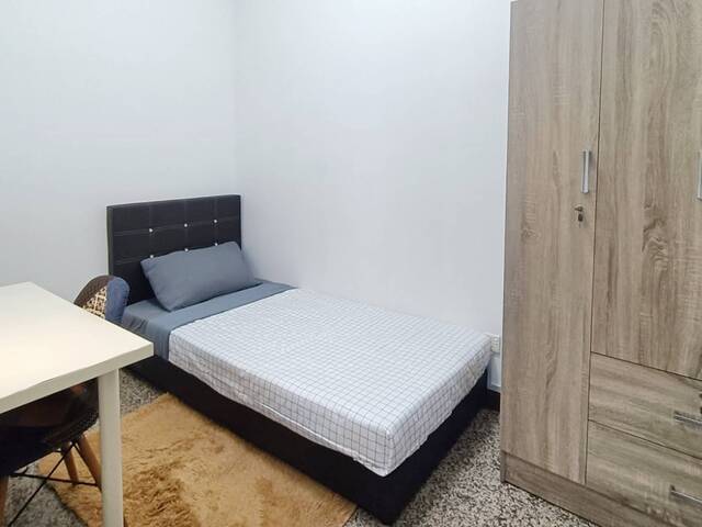 Room for Rent DOVER PARK Blk 30 #03-09 Econ Room 4
