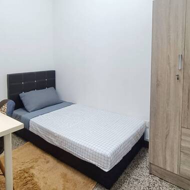 Room for Rent DOVER PARK Blk 30 #03-09 Econ Room 4