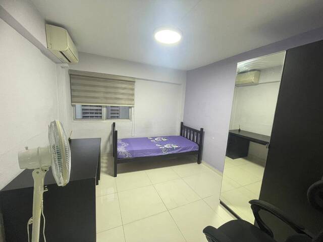 Common room at 219 Lorong 8 Toa Payoh for rent! Aircon wifi!