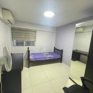 Common room at 219 Lorong 8 Toa Payoh for rent! Aircon wifi!