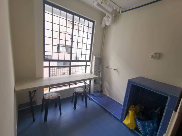 Room for rent / Novena, Toa Payoh / Common room / 1pax stay / Available May 2