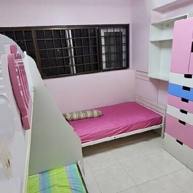 Common room at 457 hougang avenue 10 for rent! Aircon wifi!