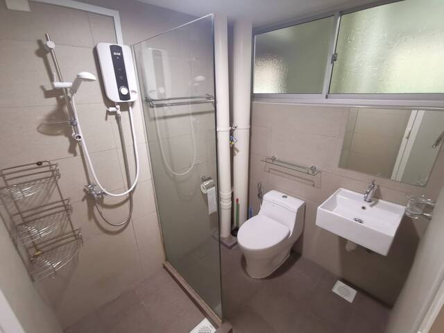 Room for rent/ Boon Lay, Celementi / Common room / 1-2 pax stay / Available Immediately