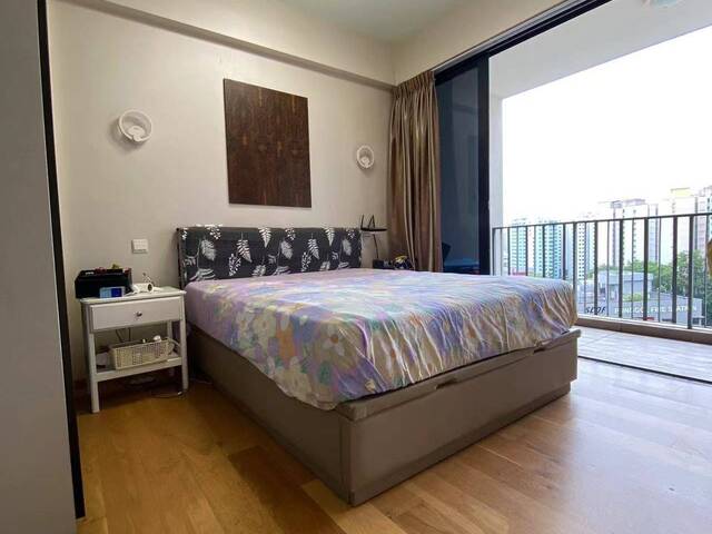 Studio Unit @ River Isles @ Edgedale Plains! NO AGENT FEE!