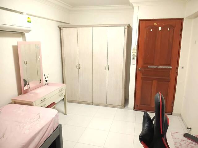 Common room for Rent at blk 41 Cambridge Road. Near to Farrer Park MRT! NO AGENT FEE