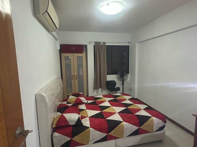 HDB Common Room for Rent - full furnished High floor, walking to MRT