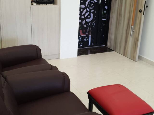 CentralRedhill MRT , Privacy Common Room for Rent , Available 01 June 2026
