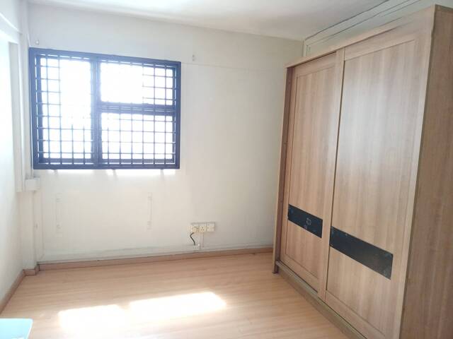 Modern but Simple High Floor Cool Flat for rent