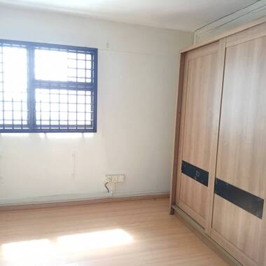 Modern but Simple High Floor Cool Flat for rent