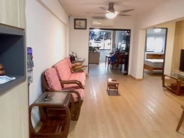 Master room @ Blk 64 Telok Blangah - $1200 for 1 lady (aircon wifi MRT)