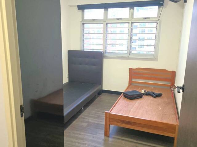 3R flat for rent at Blk 150 Silat Avenue. Near to Outram MRT! NO AGENT FEE