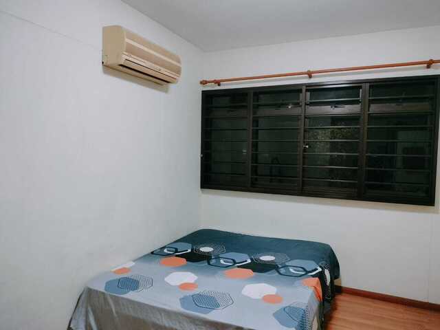 17 Dover Crescent Common Room Available For Rent