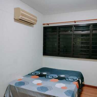 17 Dover Crescent Common Room Available For Rent