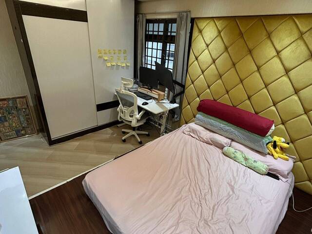 Cozy Common Room @ Shunfu (Near MRT!) β $1400 Negotiable