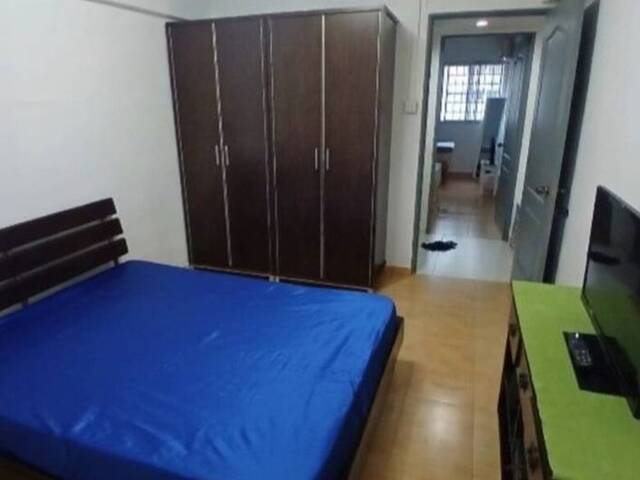Master bedroom for rent