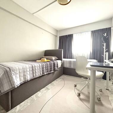 NICE CLEAN CENTRAL & ACCESSIBLE