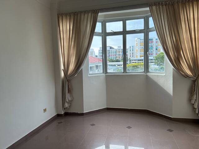 5 mins walk to Paya Lebar/ Eunos Mrt