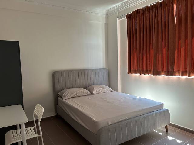 5 mins walk to Paya Lebar/ Eunos Mrt